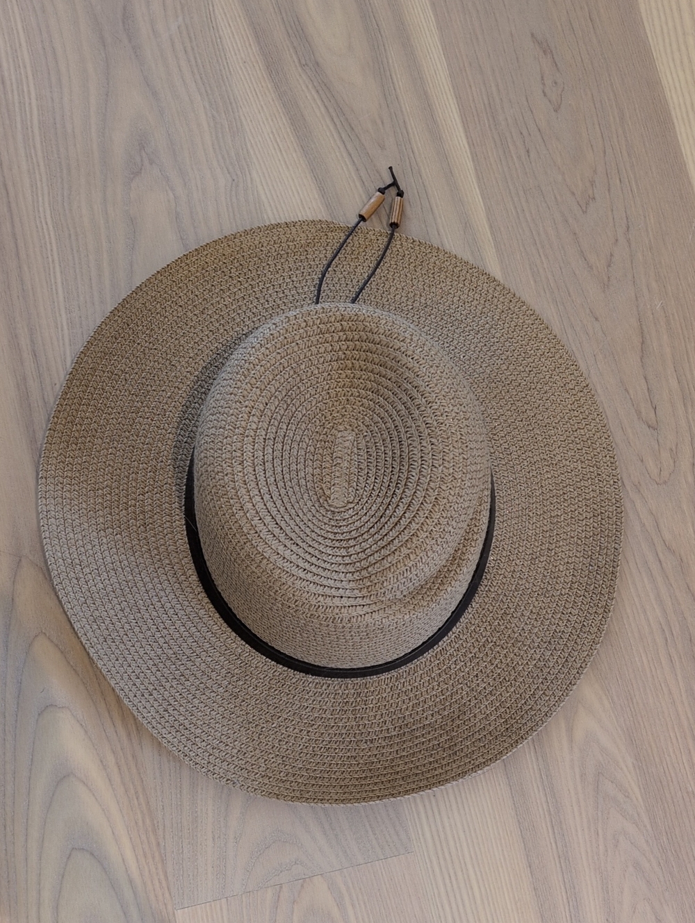 Women's Wide-Brim Straw Sun Hat